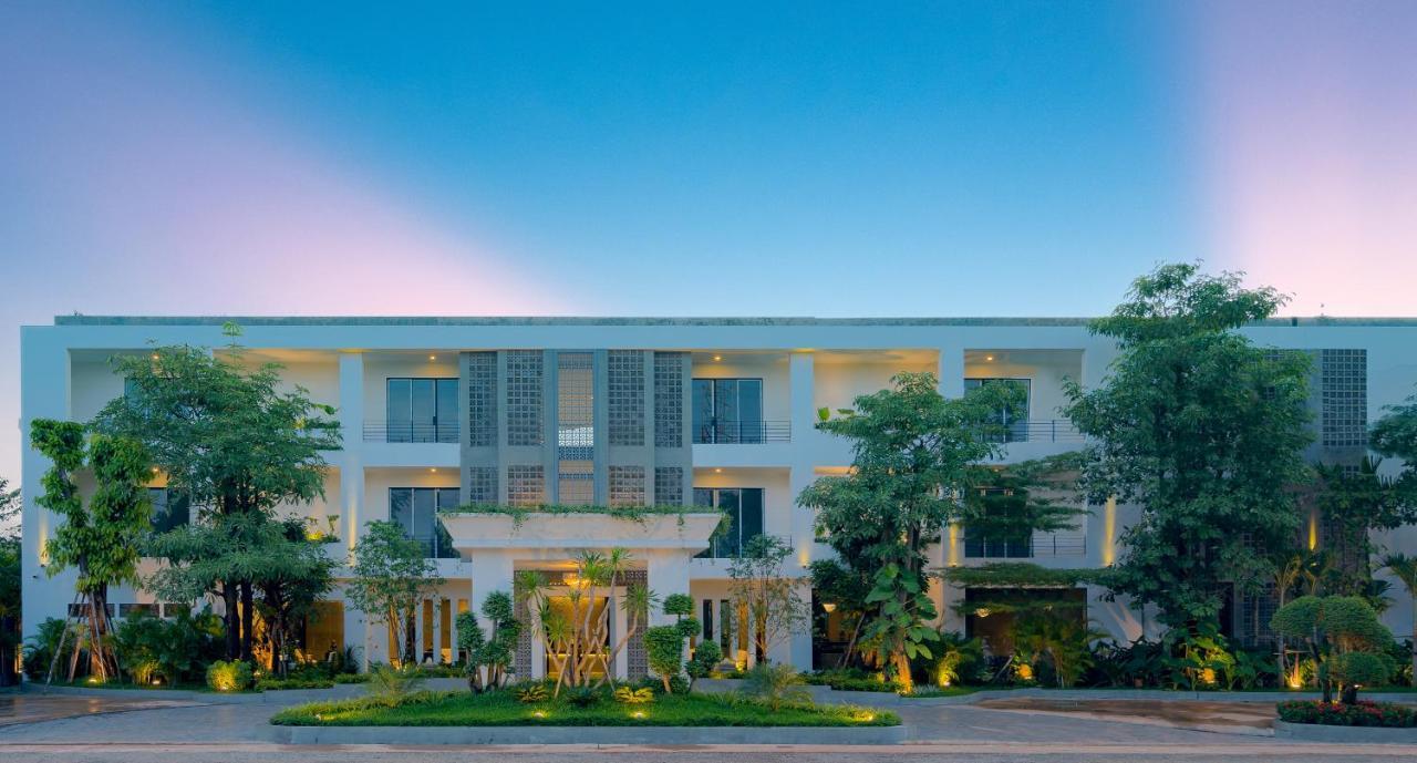 Eightfold Urban Resort Siem Reap Esterno foto The 137 Pillars Hotel