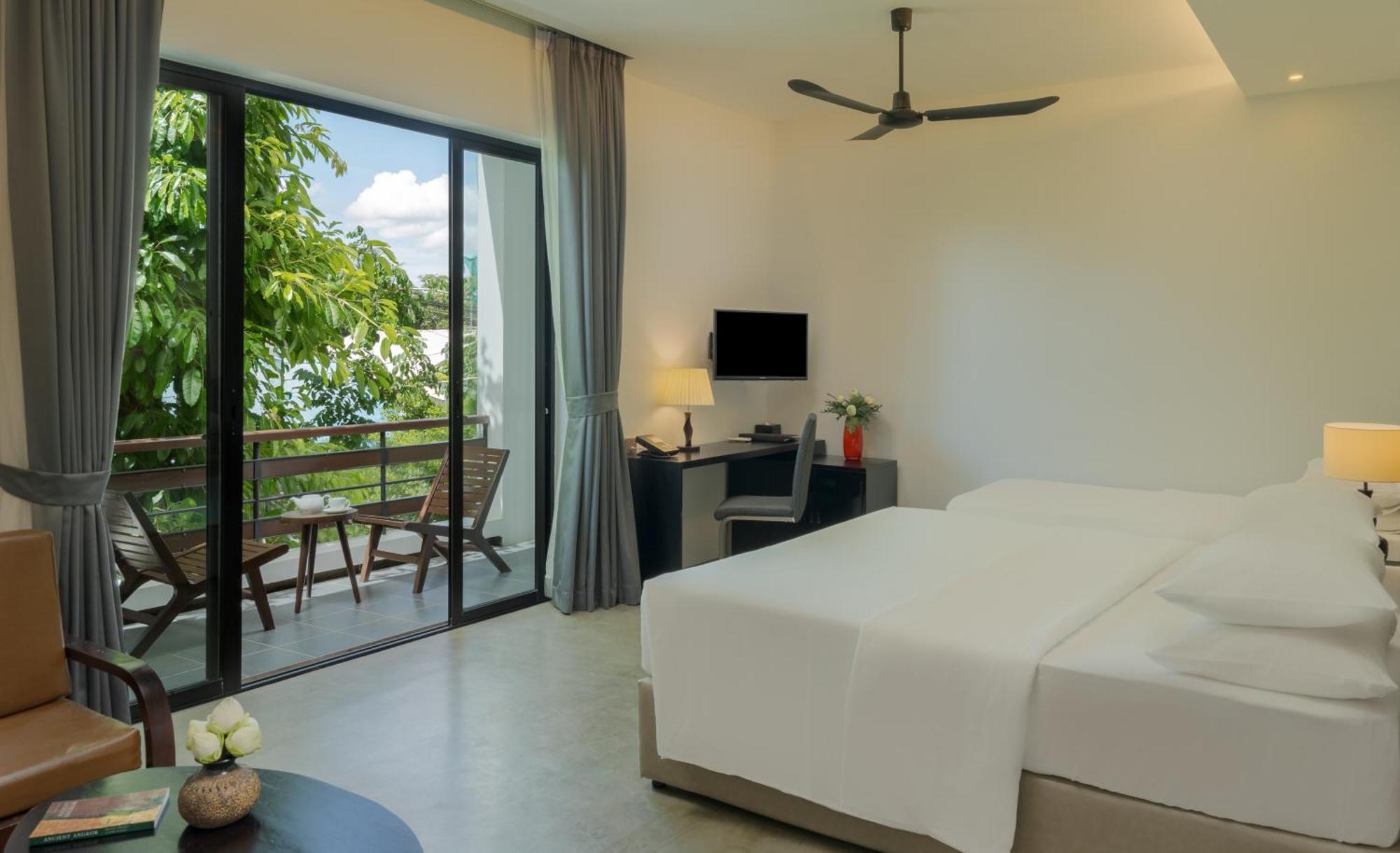 Eightfold Urban Resort Siem Reap Esterno foto